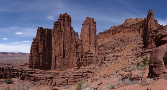 Fisher Towers nejsou tak známé, ale naprosto nás uchvátily svojí divokostí.